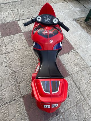 Moto infantil roja