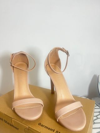 Sandalias de tacón nude
