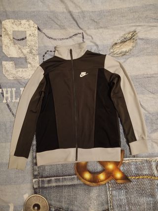 Chaqueta Nike Negra y Gris