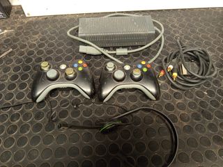 Accesorios Xbox 360: Mandos y Cables