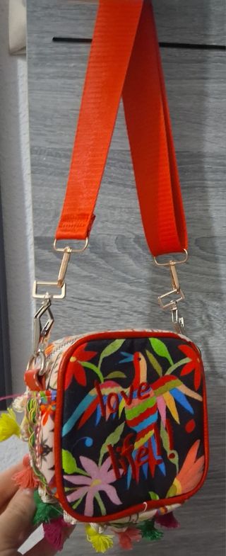 Bolsito Desigual Multicolor. Medida 15x15