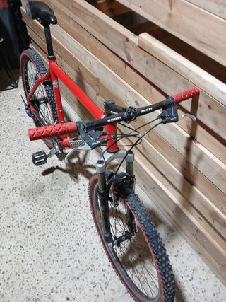 Cannondale MTB 26 Roja cadd3 talla l
