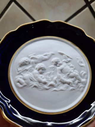 Porcellana Le Roy con cherubini