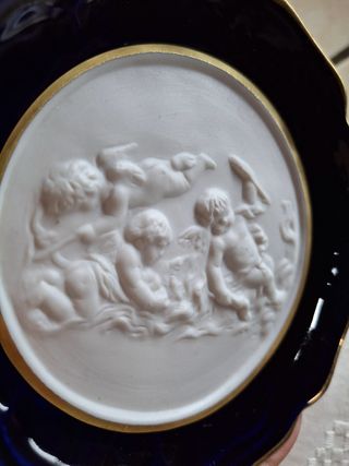 Porcellana Le Roy con cherubini