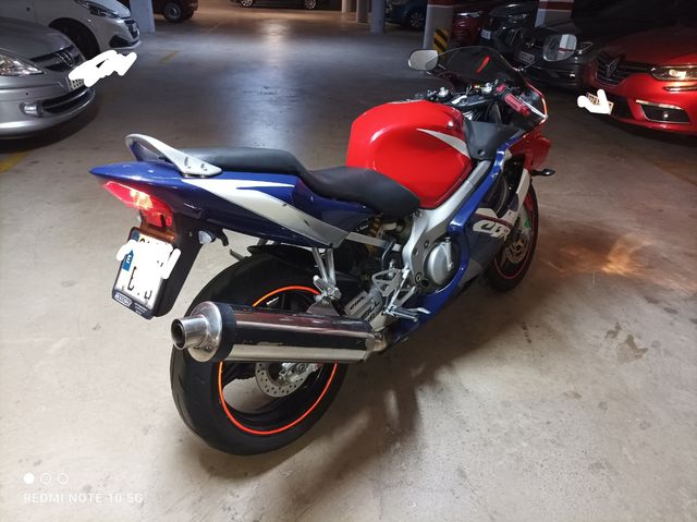 Honda CBR600F i.  2001