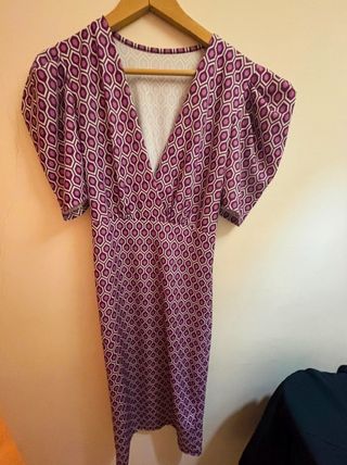 Vestido vintage tipo midi estampado morado/blanco