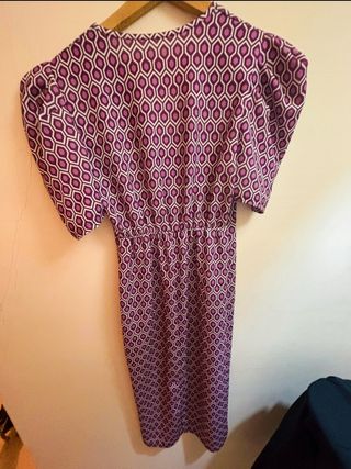 Vestido vintage tipo midi estampado morado/blanco