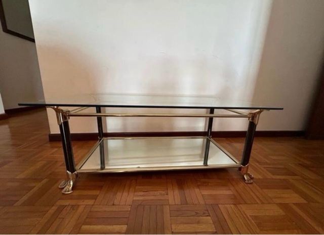Mesa de salón cristal y metal dorado