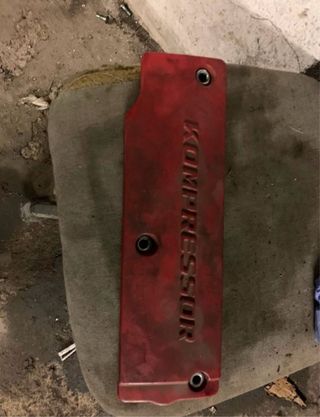 Tapa Motor Mercedes Kompressor Roja