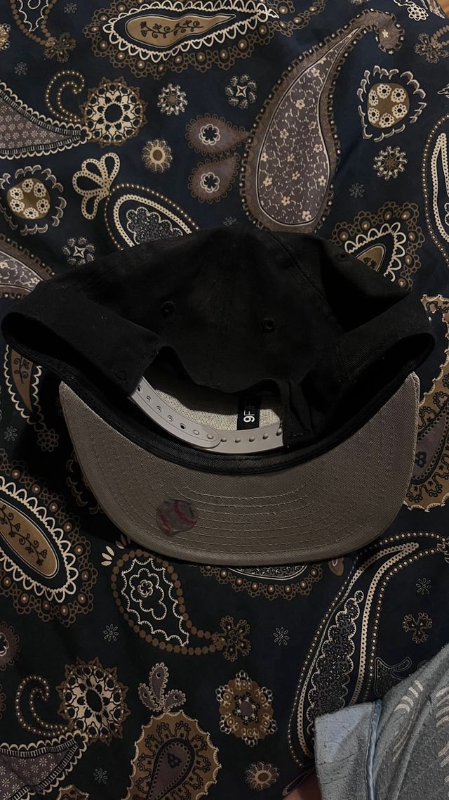 Gorra New Era Yankees Negra y Gris