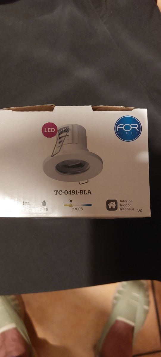 Foco LED Empotrable 9W 810lm 2700K IP65