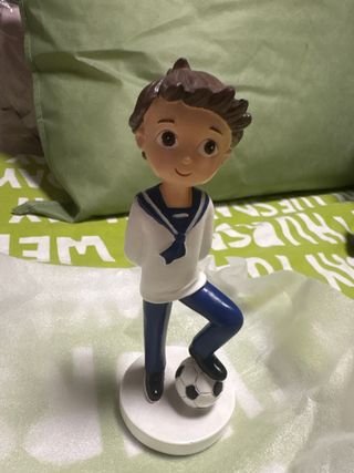 Figura comunión niño con balón