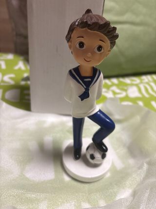 Figura comunión niño con balón