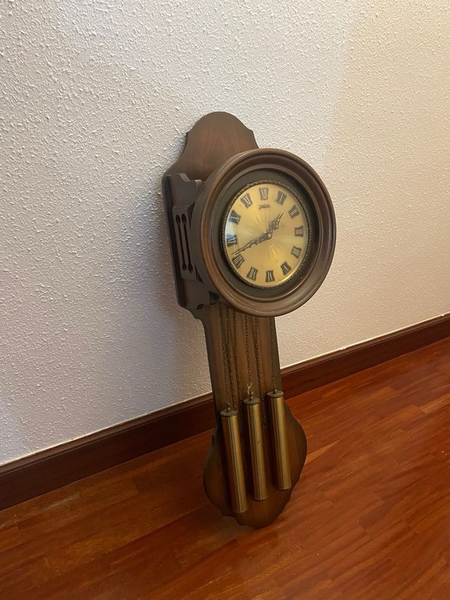 Reloj de pared antiguo