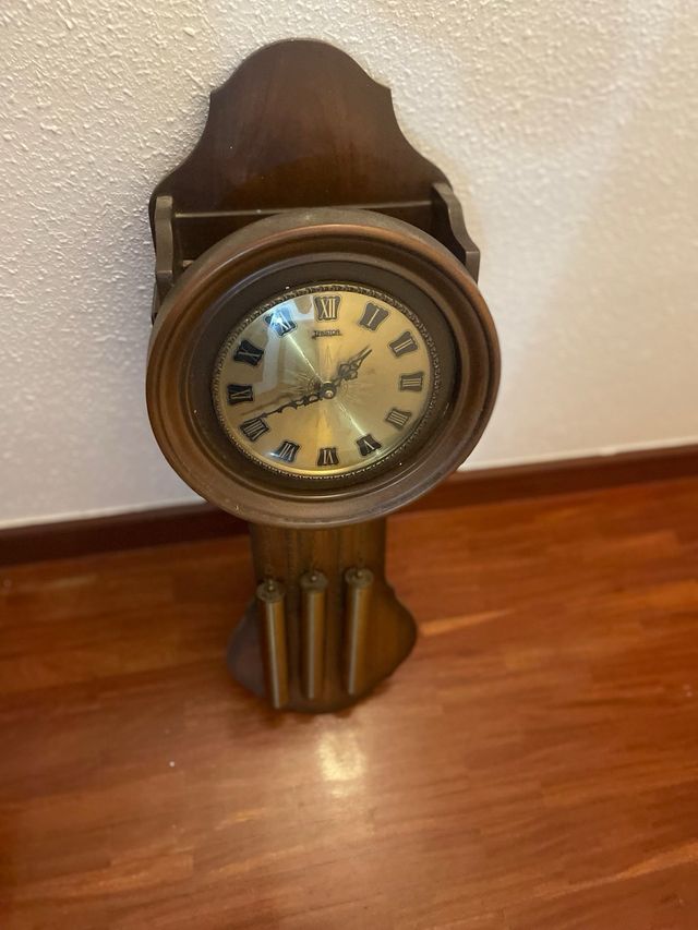 Reloj de pared antiguo