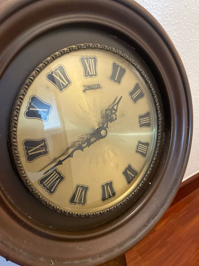 Reloj de pared antiguo