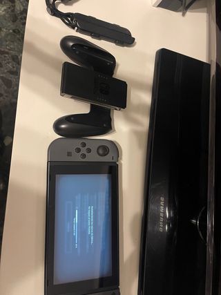 Nintendo Switch + Unravel Two