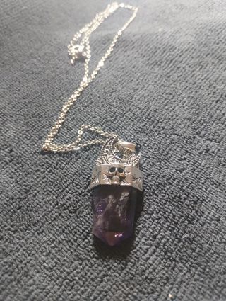 Collar Reiki Luna Calavera Amatista de metal.