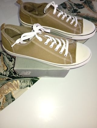 Zapatillas estilo Converse caqui