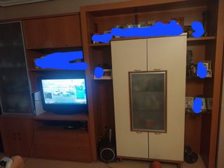 Mueble de comedor de madera y cristal