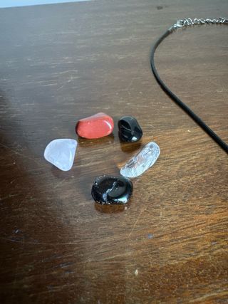 Colgante de Hematita y regalo 5 minerales