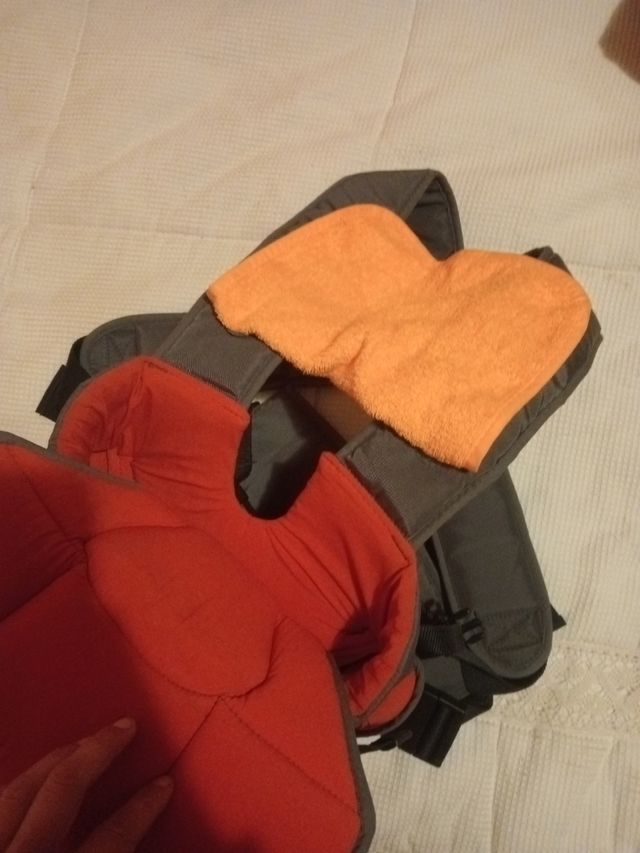 Mochila Canguro Bebé Gris y Naranja