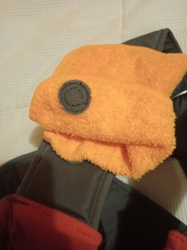 Mochila Canguro Bebé Gris y Naranja