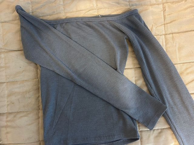 Top Bershka Hombros Descubiertos Azul Talla S