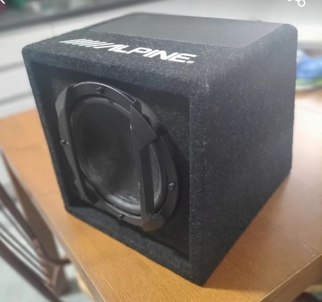 Subwoofer Alpine Negro para Coche