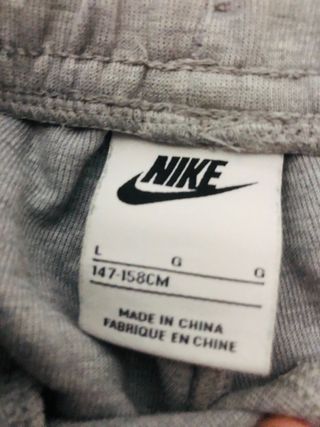 Pantalón Nike Tech Gris