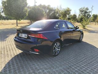 Lexus IS 2017 híbrido gasolina