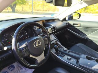 Lexus IS 2017 híbrido gasolina