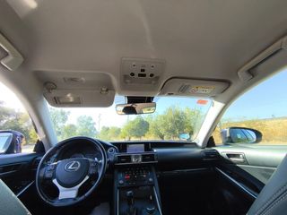 Lexus IS 2017 híbrido gasolina