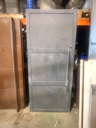 Puerta Hierro Peatonal acabado Óxido.