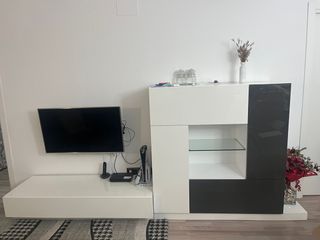 Mueble de comedor moderno blanco y negro