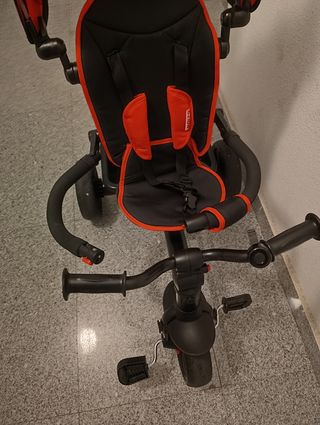 Triciclo Moltó Urban Trike Evolutivo negro y rojo
