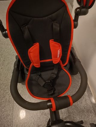 Triciclo Moltó Urban Trike Evolutivo negro y rojo