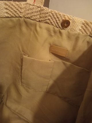 Bolso de playa XL Women'secret beige y roja.