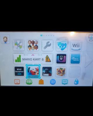 Nintendo Wii U 32GB Negra + Mario Kart y Party