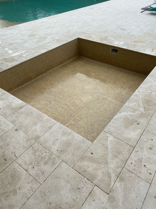 Mantenimiento y reparación de piscinas 