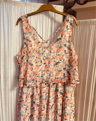 Vestido largo con estampado floral.