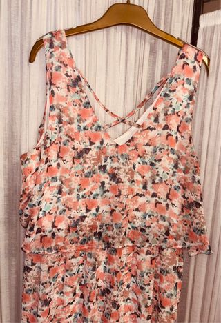 Vestido largo con estampado floral.