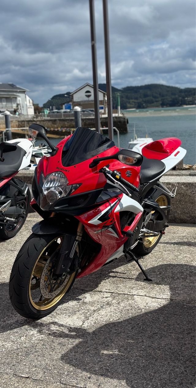 Suzuki GSXR 600 K7