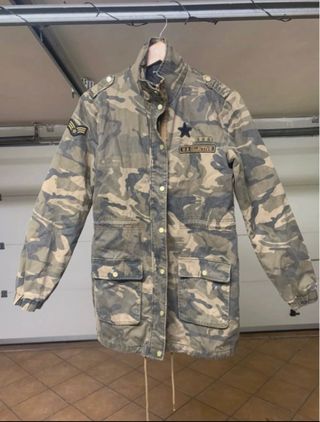 Abrigo verde militar Stradivarius