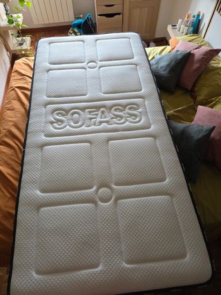 Colchónes Sofass con base y patas
