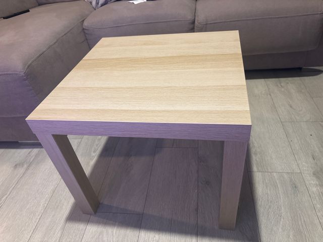 Mesita de salón de madera