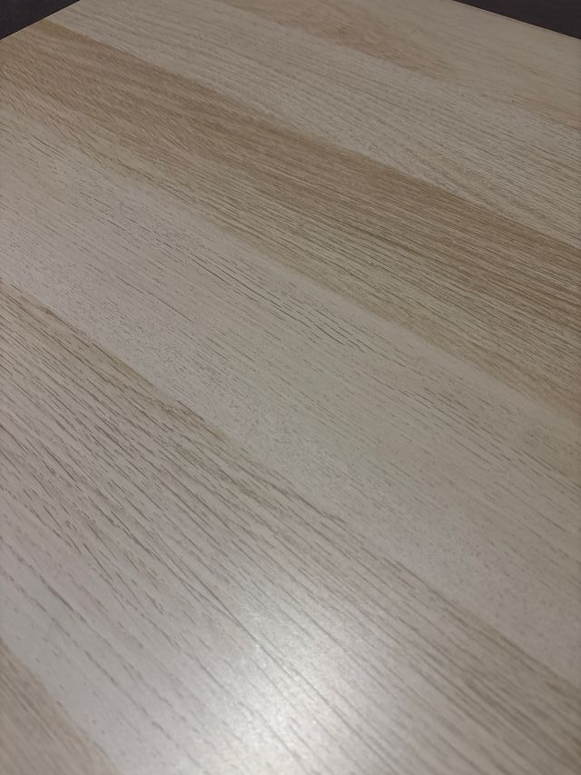 Mesita de salón de madera