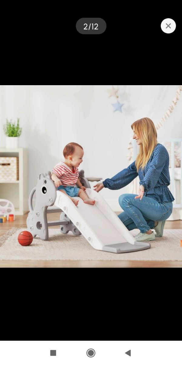 Tobogán infantil con canasta