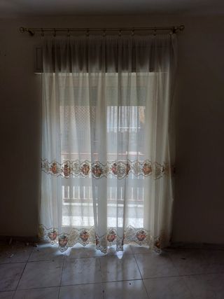 Tende da interno bianche con dettagli oro