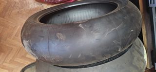 Neumático de moto slick